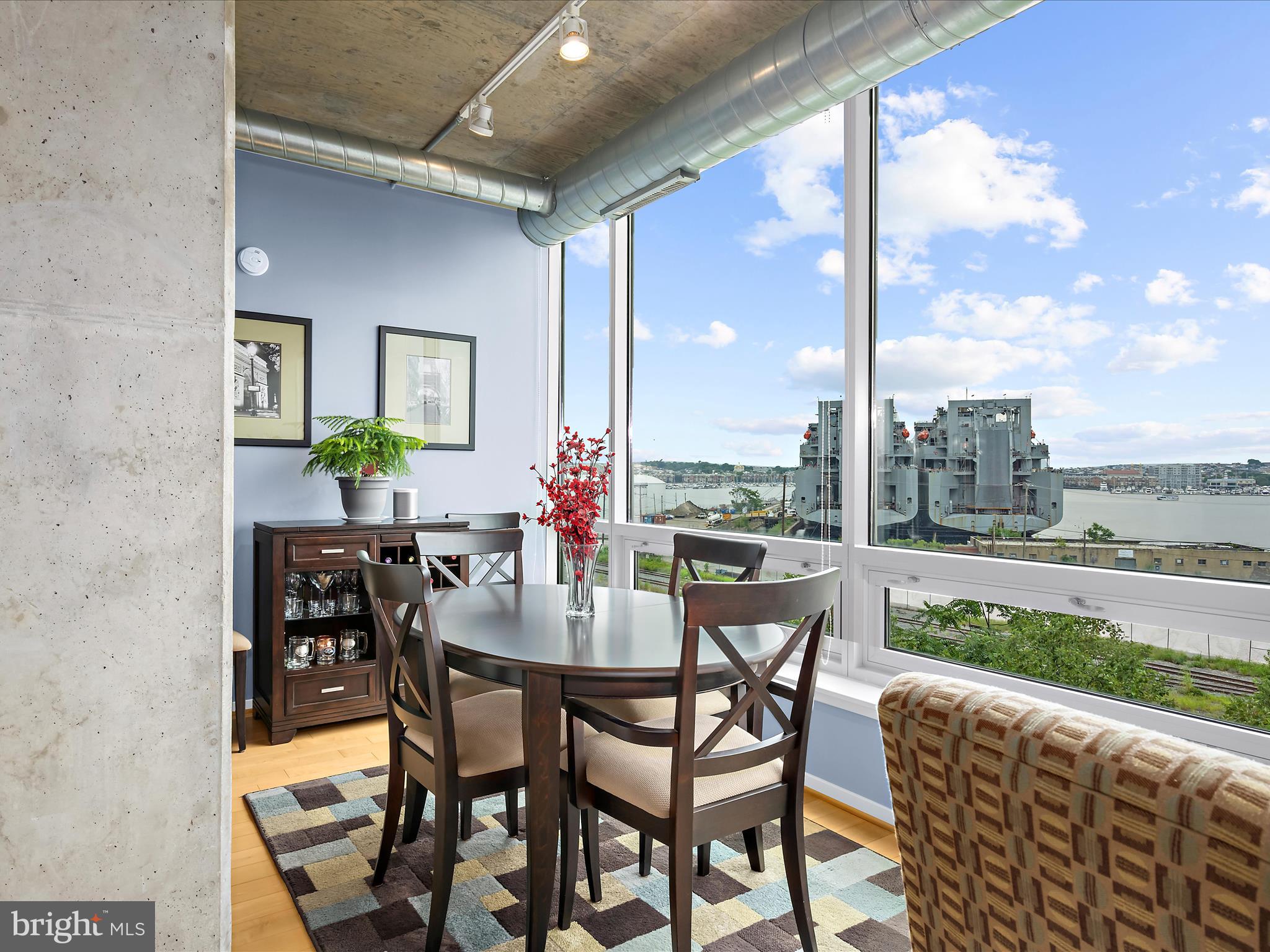 LOCUST POINT - Residential