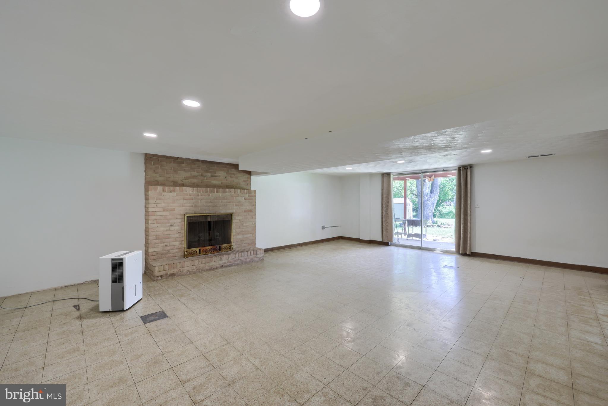 3335 COLBY LANE