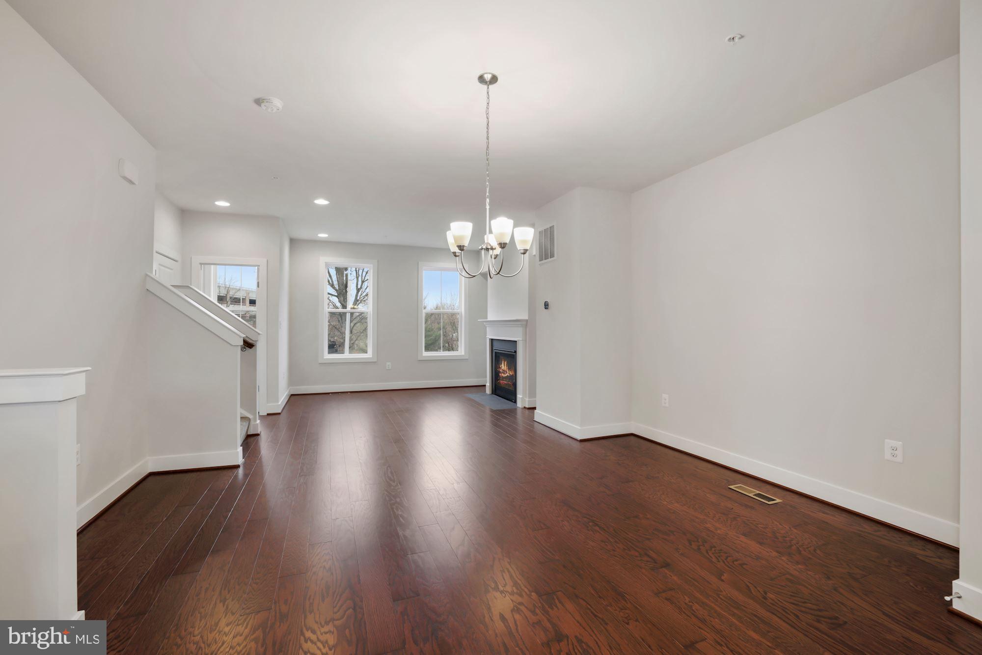 GLENMONT METROCENTRE - Residential Lease