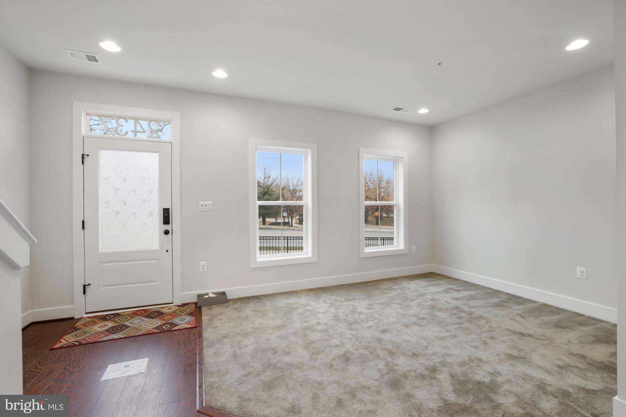 GLENMONT METROCENTRE - Residential Lease