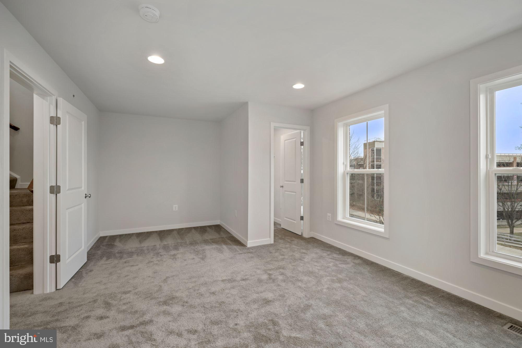 GLENMONT METROCENTRE - Residential Lease