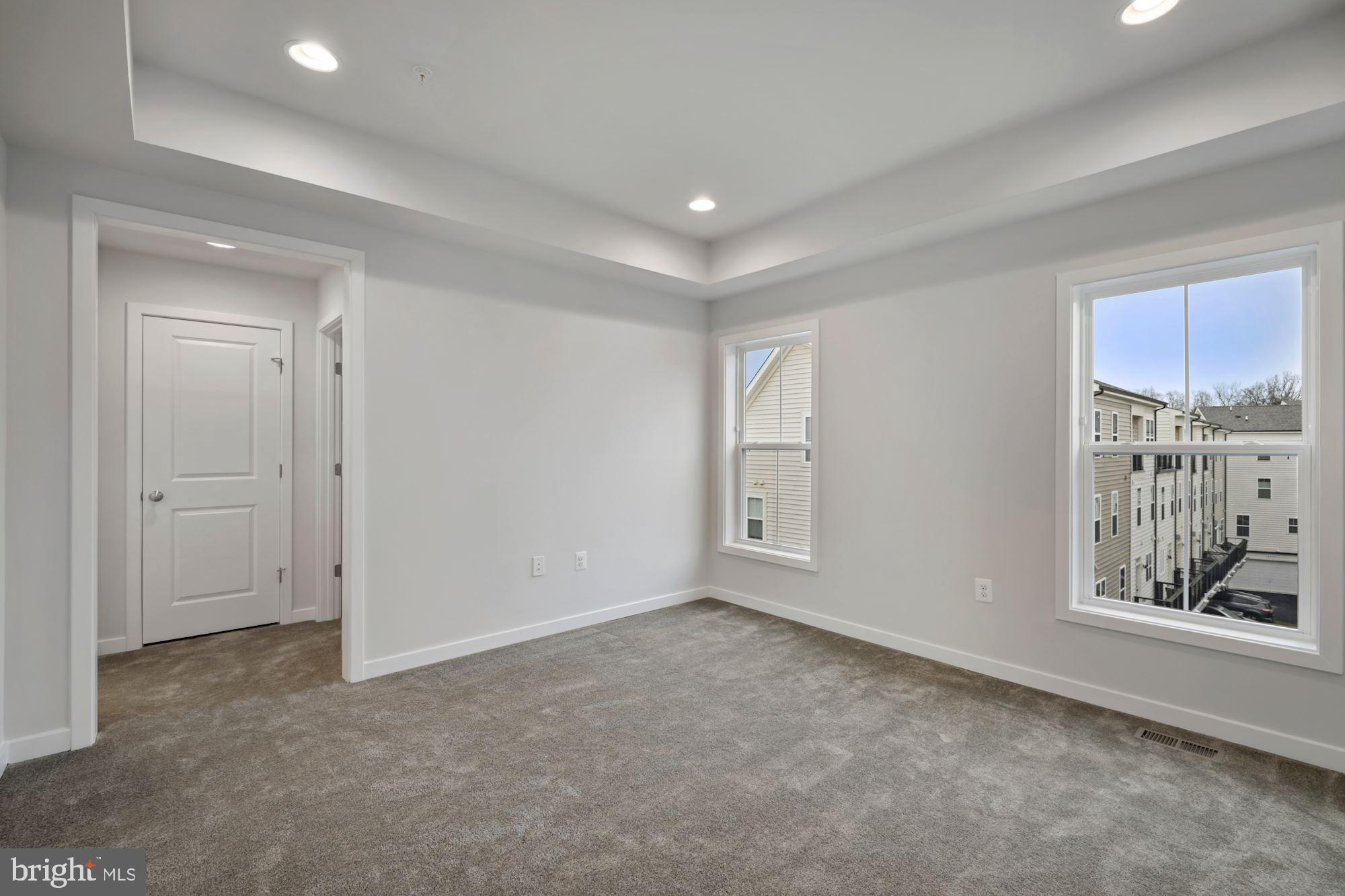 GLENMONT METROCENTRE - Residential Lease