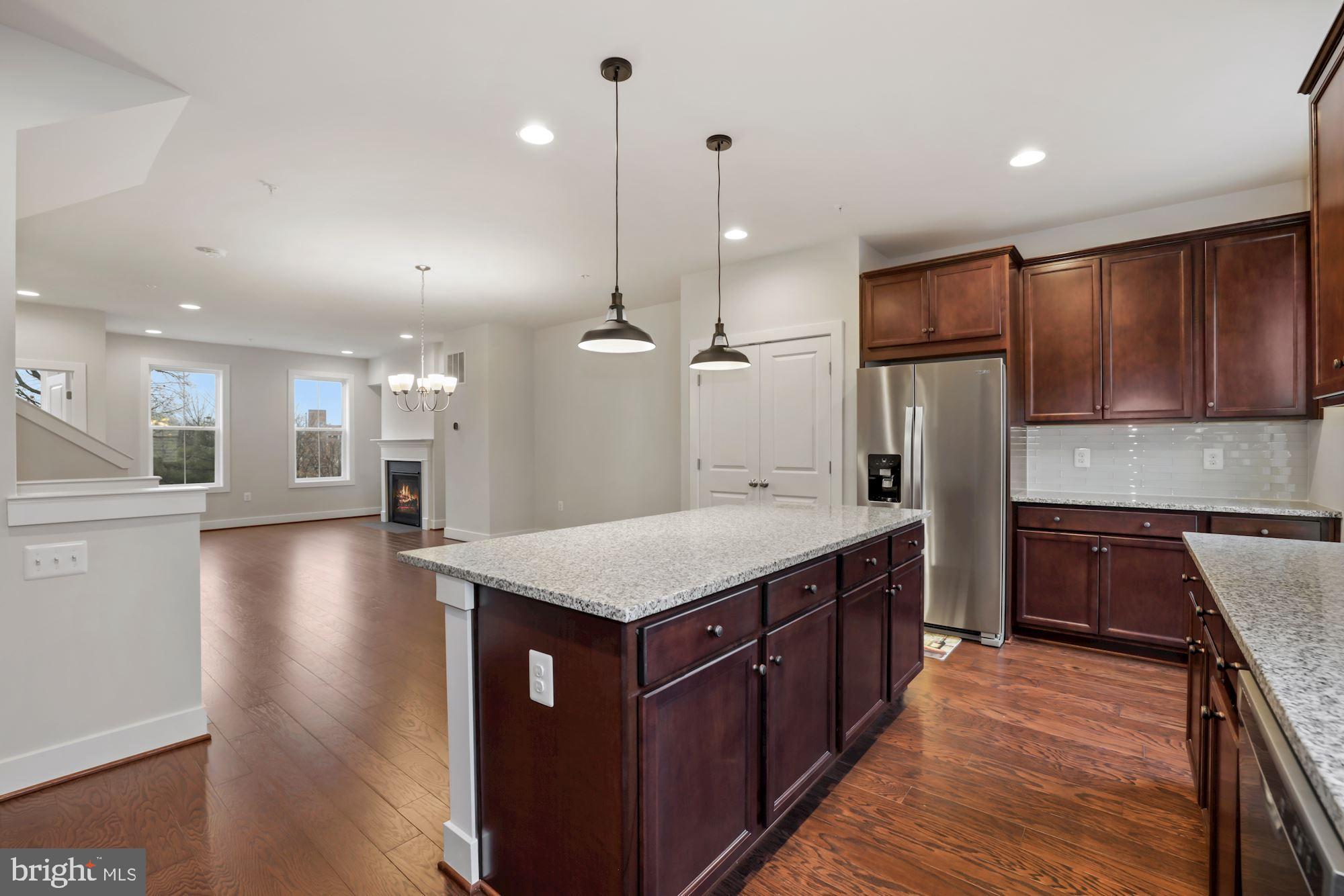 GLENMONT METROCENTRE - Residential Lease