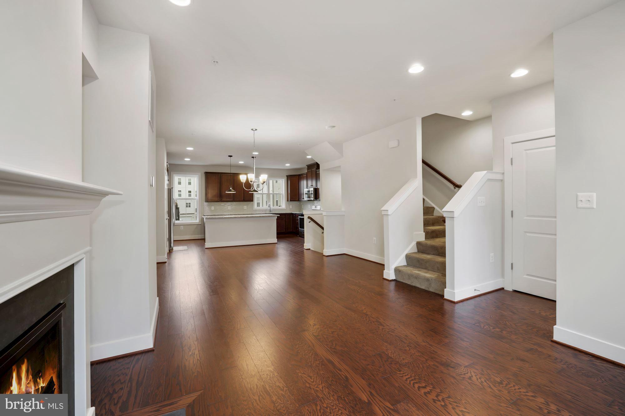 GLENMONT METROCENTRE - Residential Lease