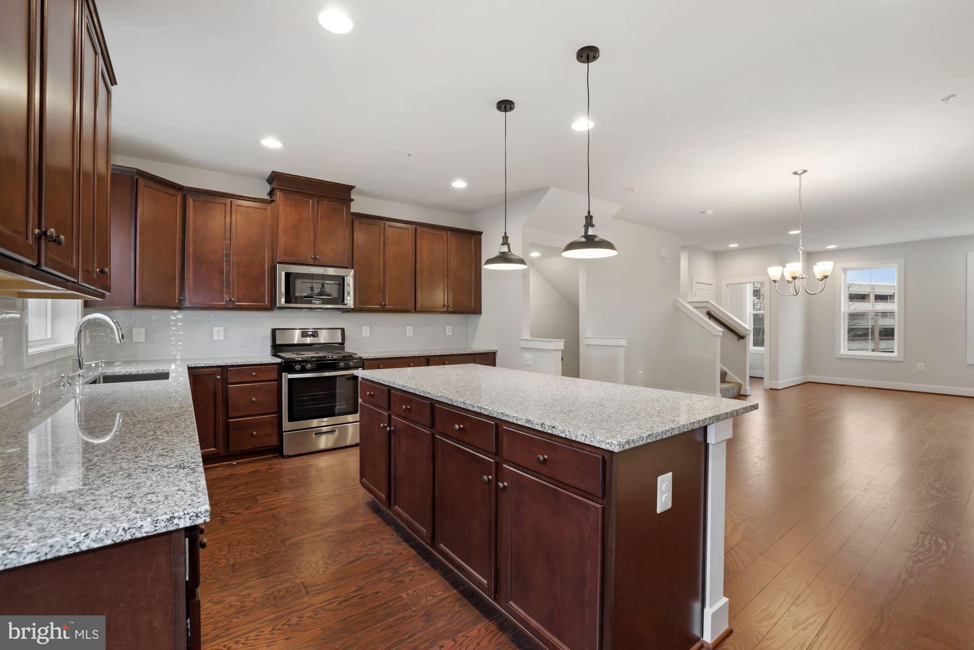 GLENMONT METROCENTRE - Residential Lease