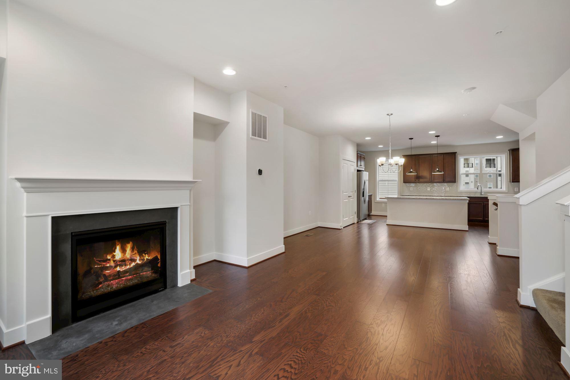 GLENMONT METROCENTRE - Residential Lease