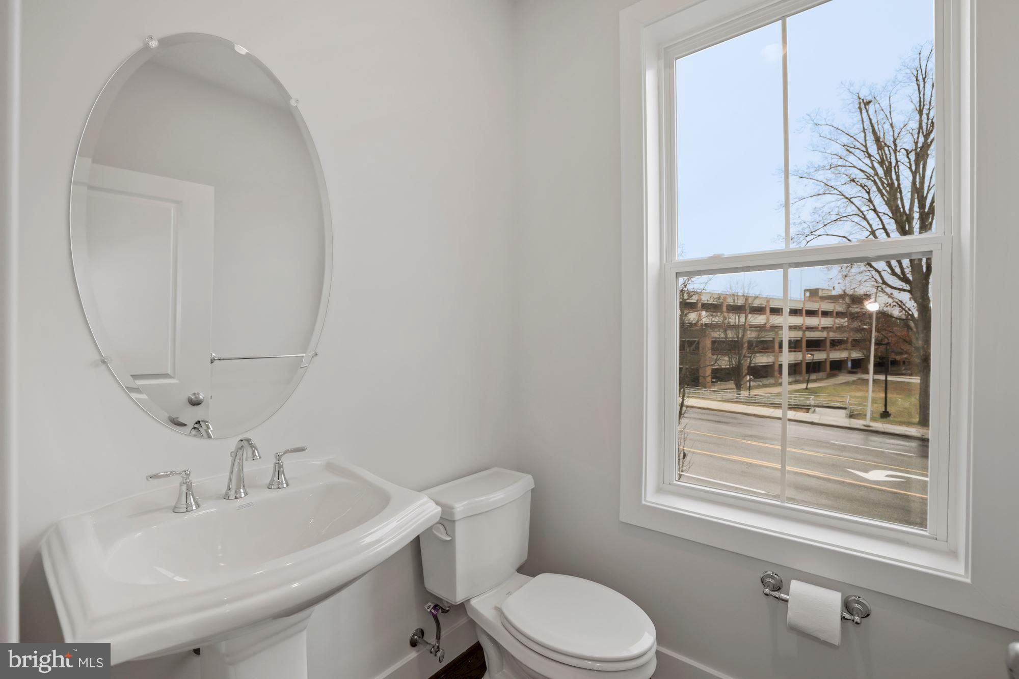 GLENMONT METROCENTRE - Residential Lease