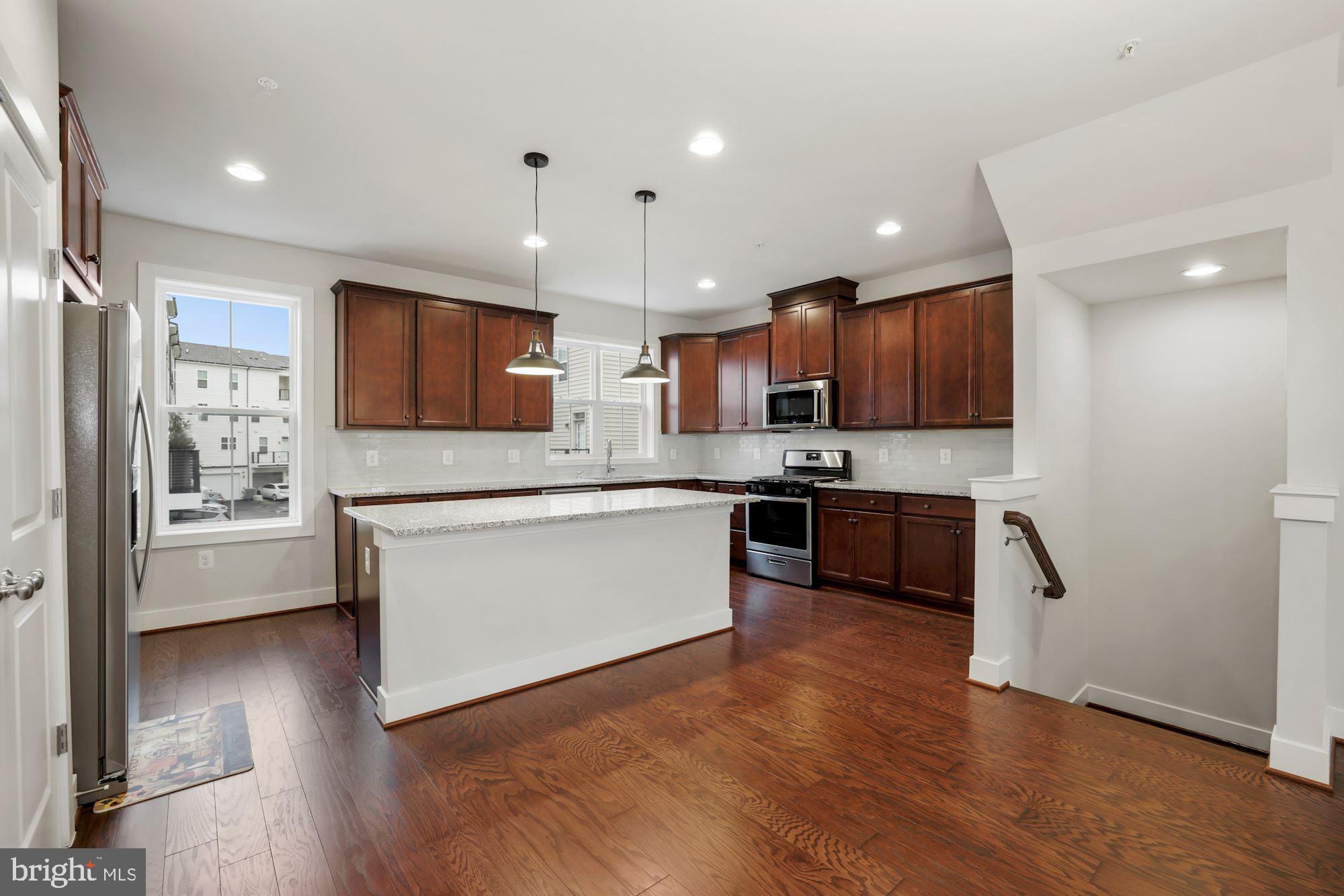 GLENMONT METROCENTRE - Residential Lease