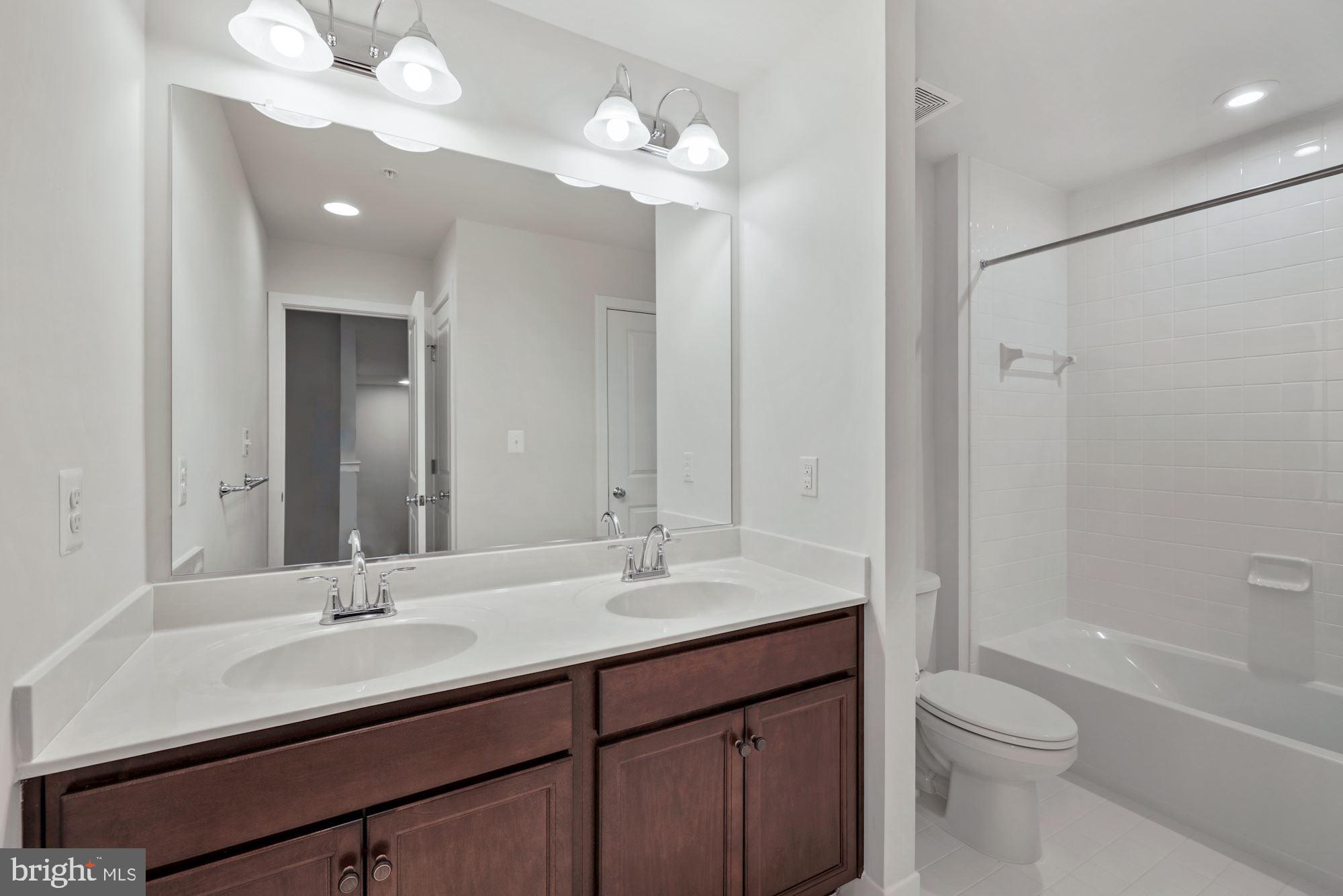 GLENMONT METROCENTRE - Residential Lease