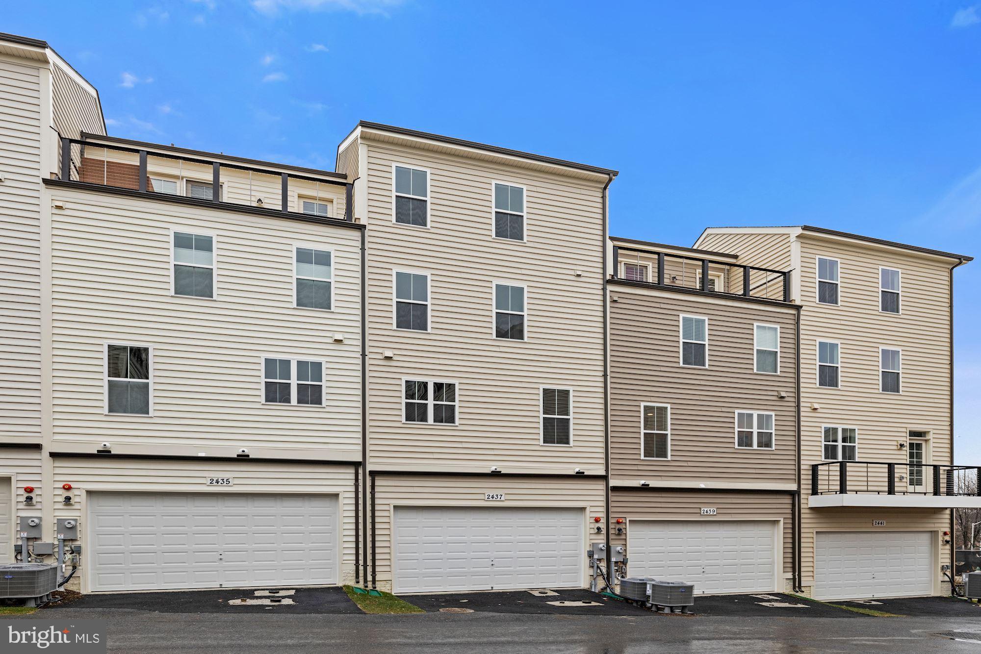 GLENMONT METROCENTRE - Residential Lease