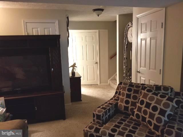 WHISPERING WOODS - Residential