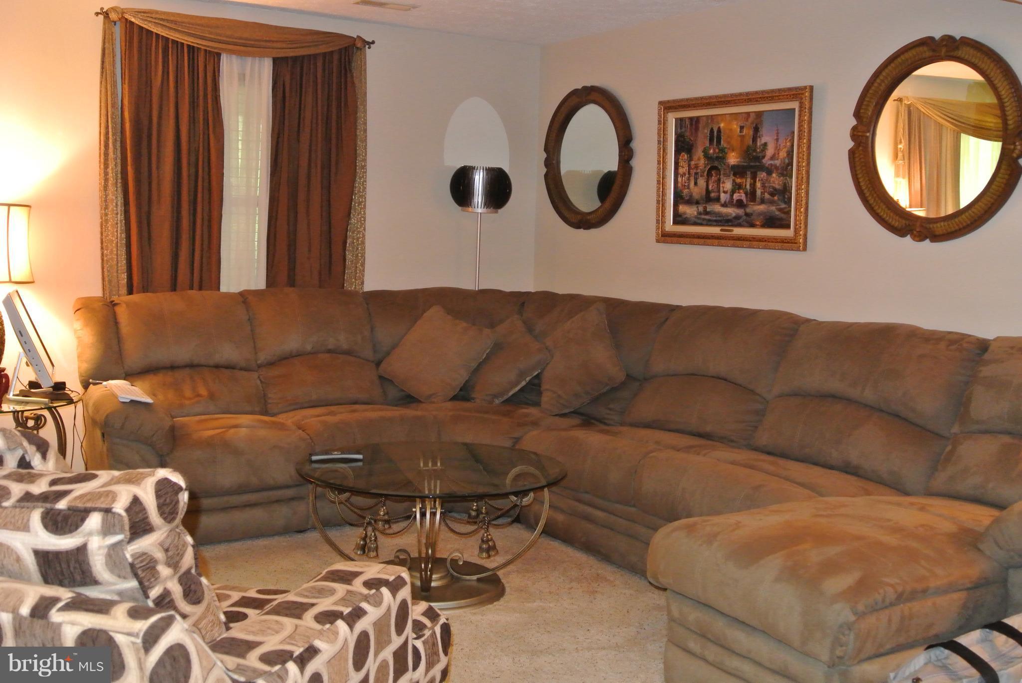 WHISPERING WOODS - Residential