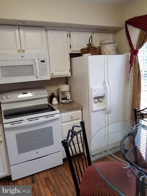 WHISPERING WOODS - Residential