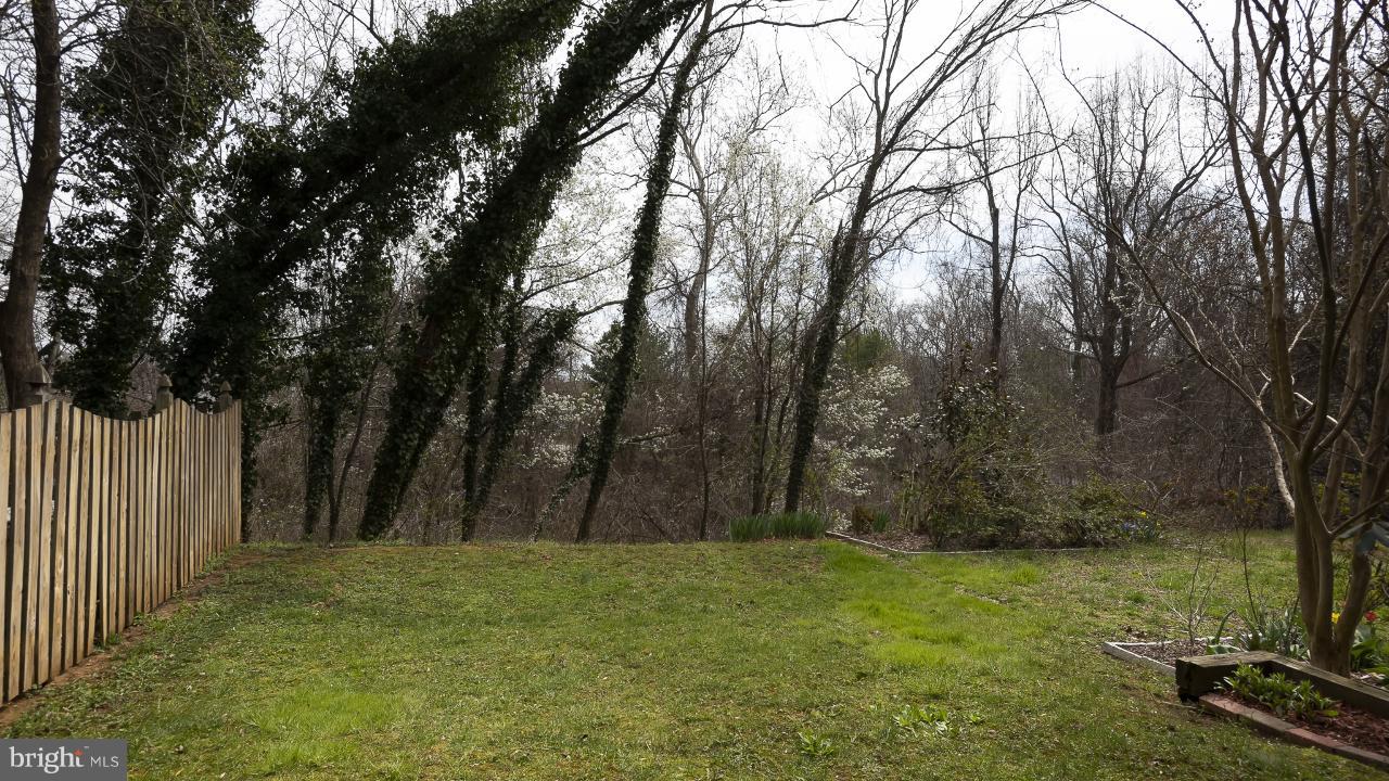 WHISPERING WOODS - Residential