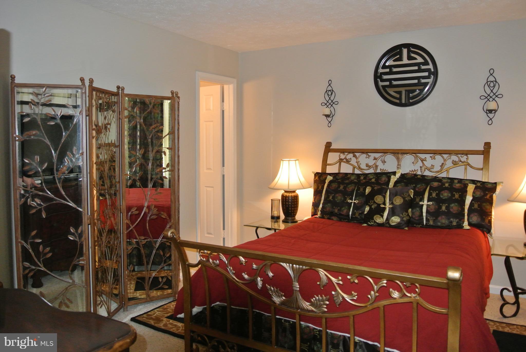 WHISPERING WOODS - Residential