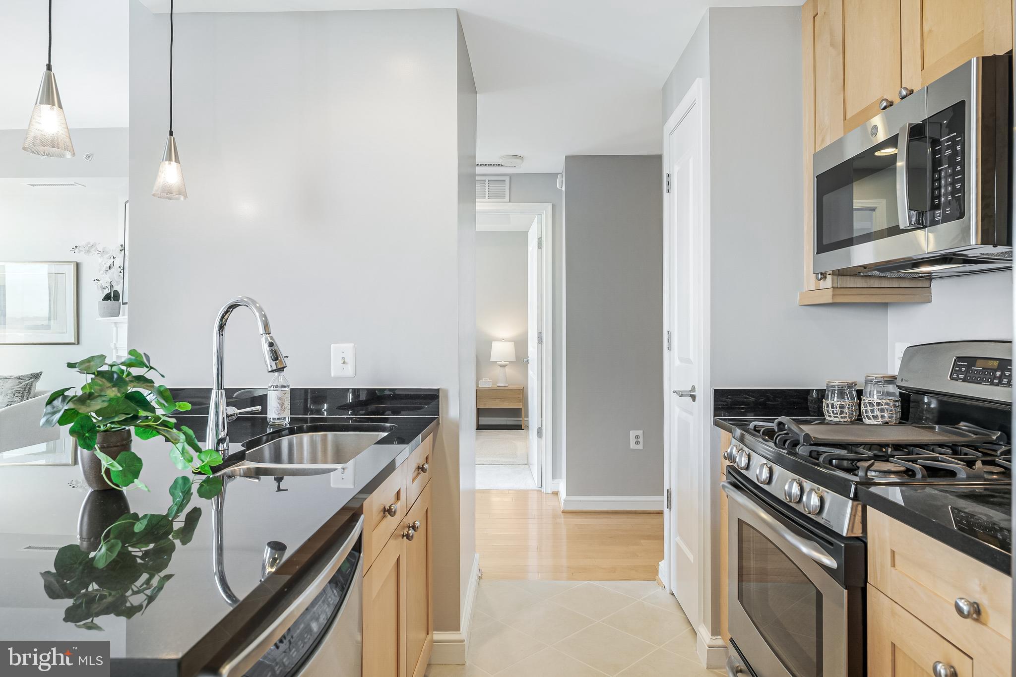 MIDTOWN AT RESTON TOWN CENTER - Residential