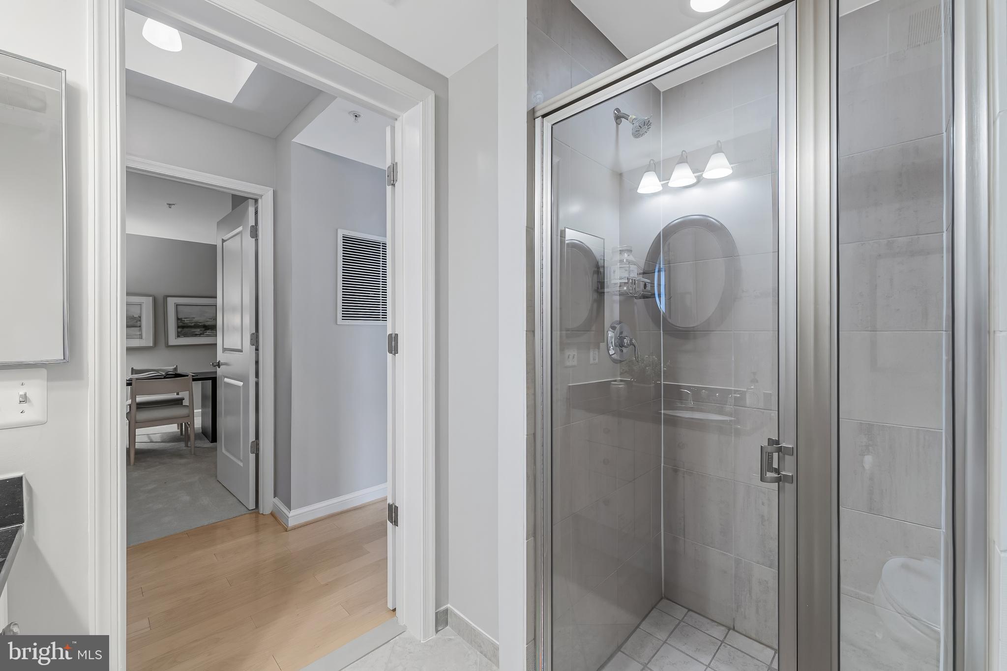 MIDTOWN AT RESTON TOWN CENTER - Residential