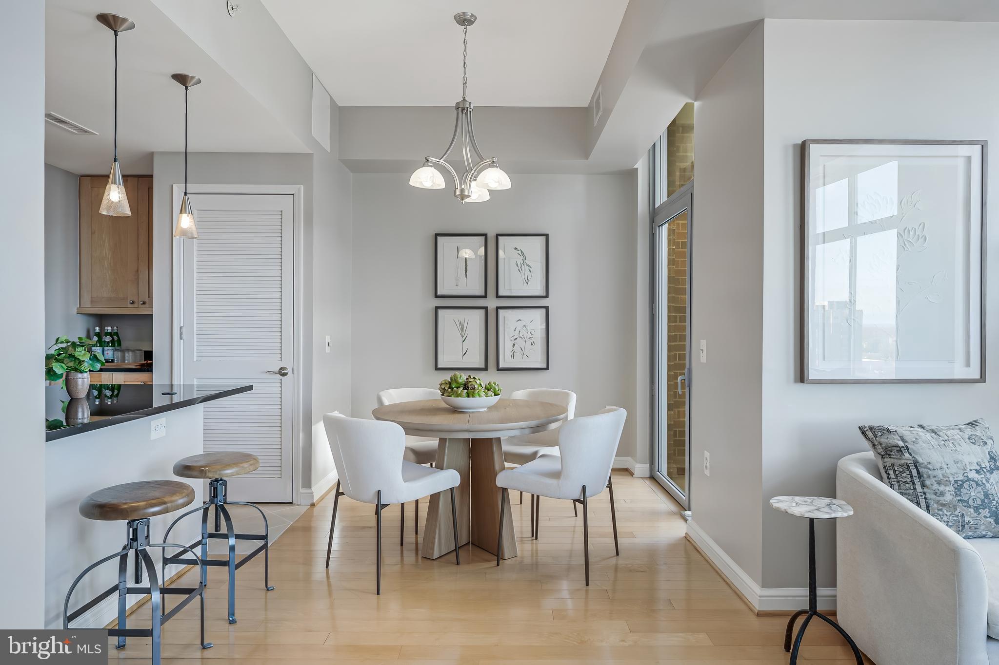 MIDTOWN AT RESTON TOWN CENTER - Residential