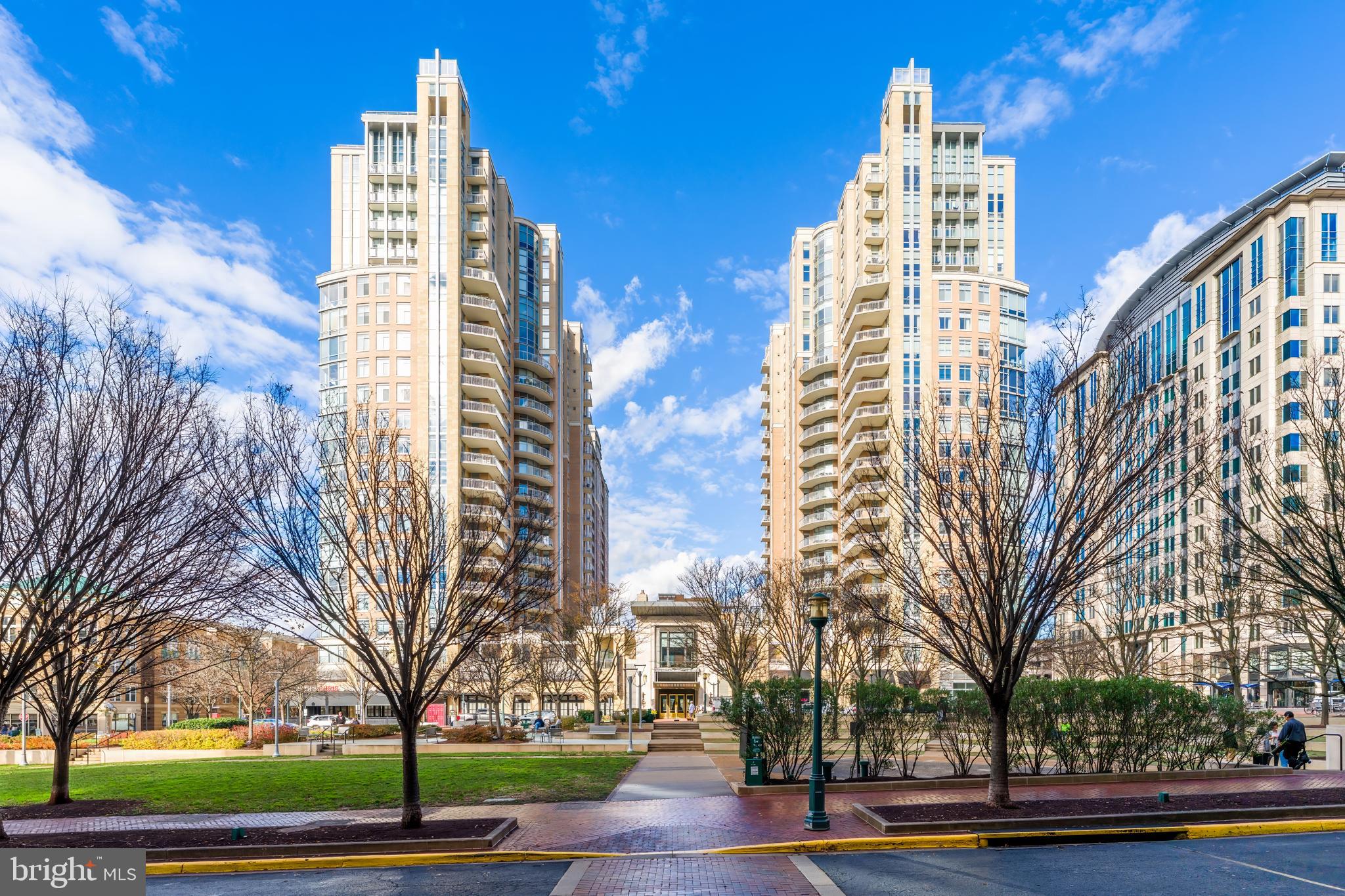 MIDTOWN AT RESTON TOWN CENTER - Residential