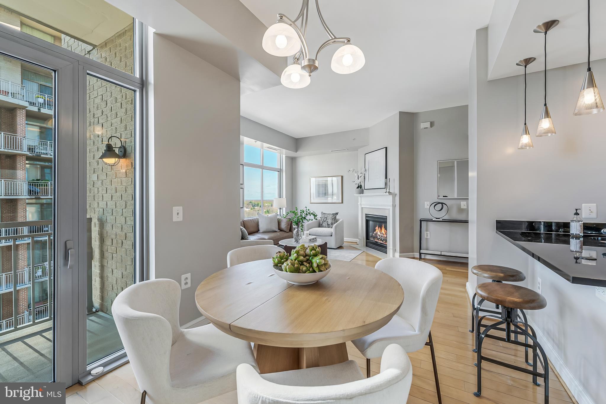 MIDTOWN AT RESTON TOWN CENTER - Residential