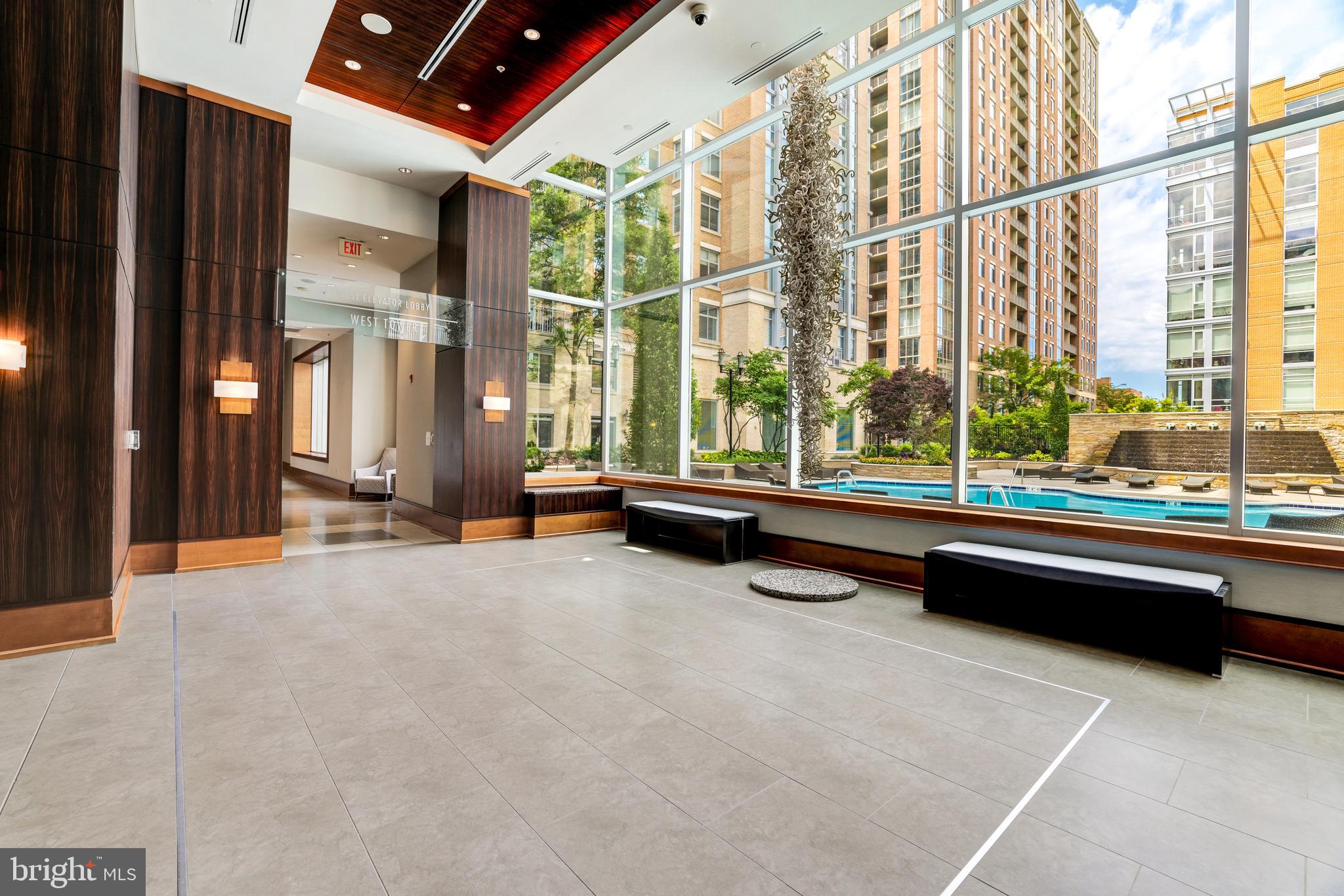 MIDTOWN AT RESTON TOWN CENTER - Residential