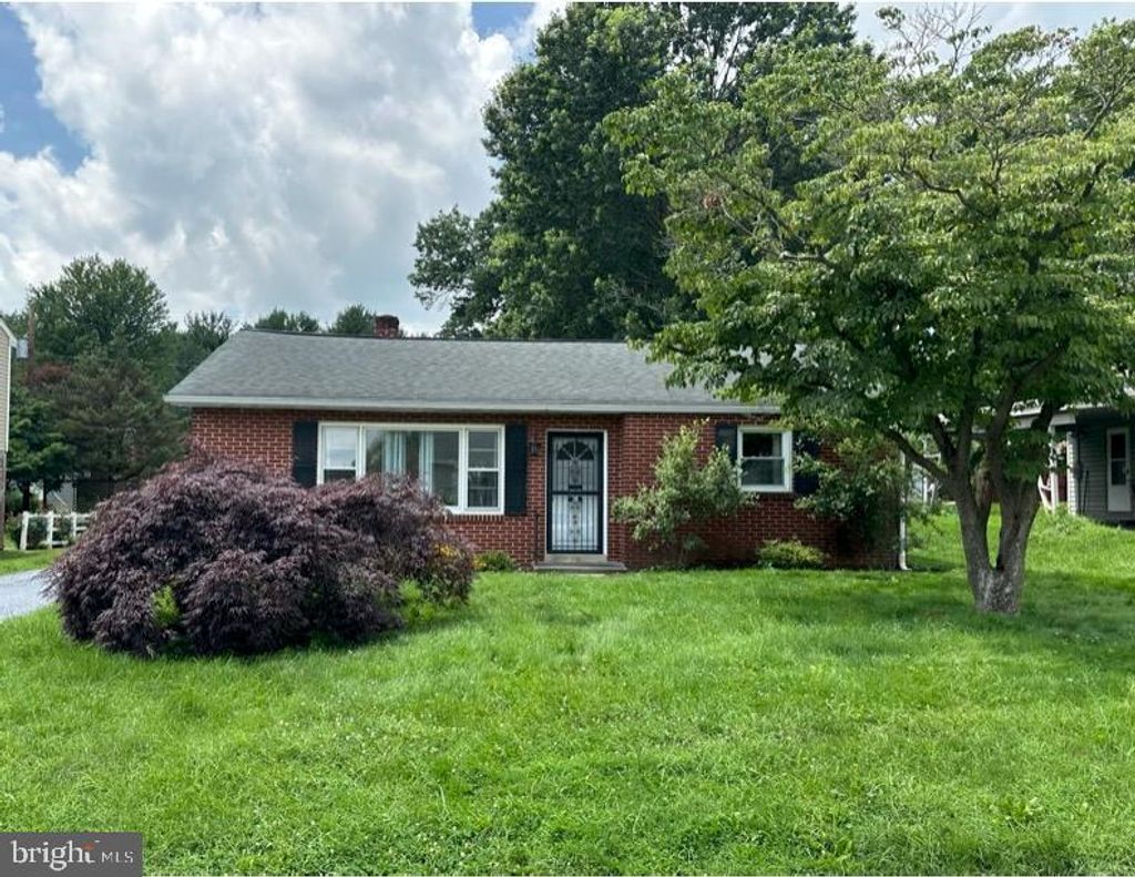Photo of 28 Nursery Lane, LANCASTER, PA 17603 (MLS # PALA2072454)
