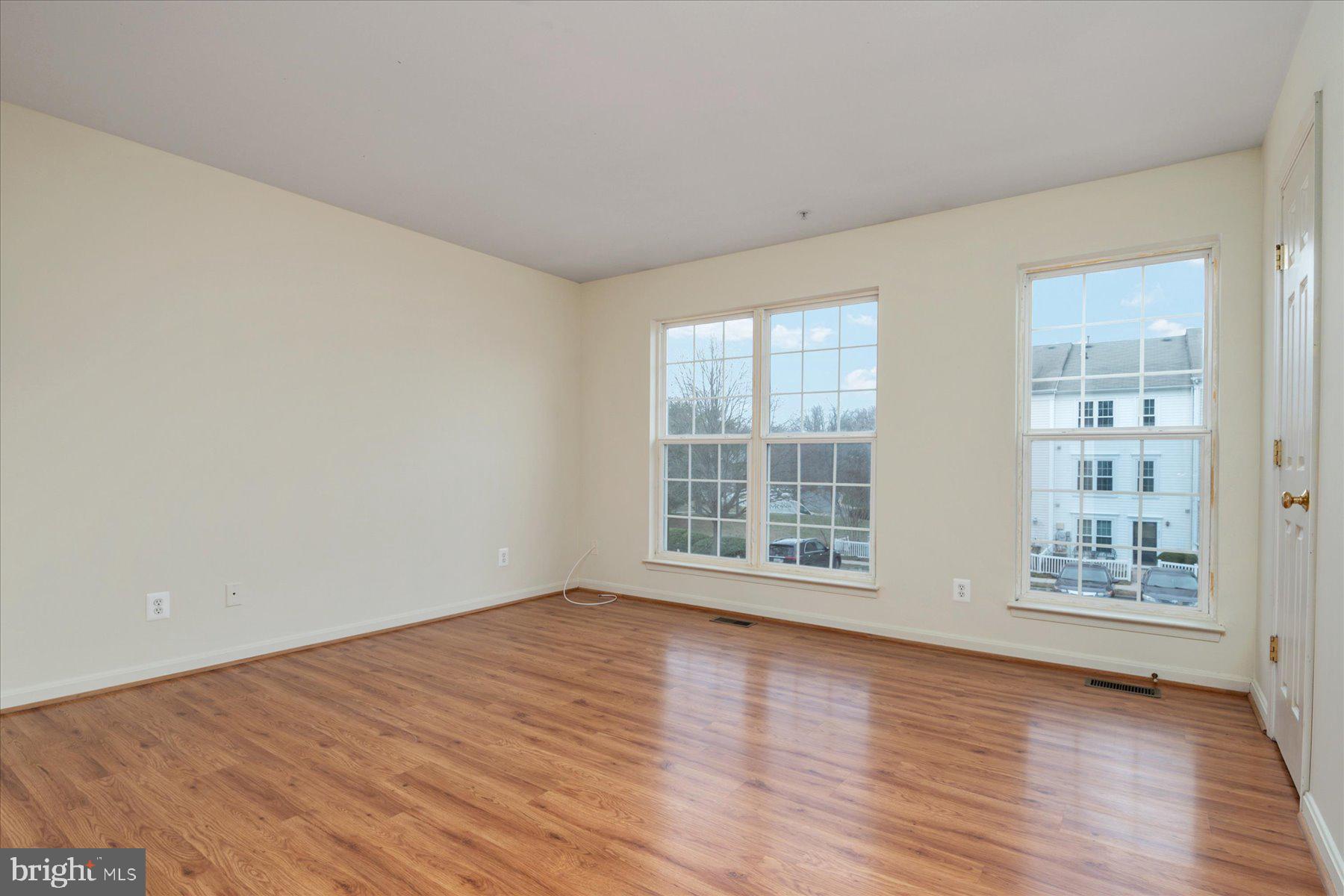 CLOVERLEAF COMMONS - Residential