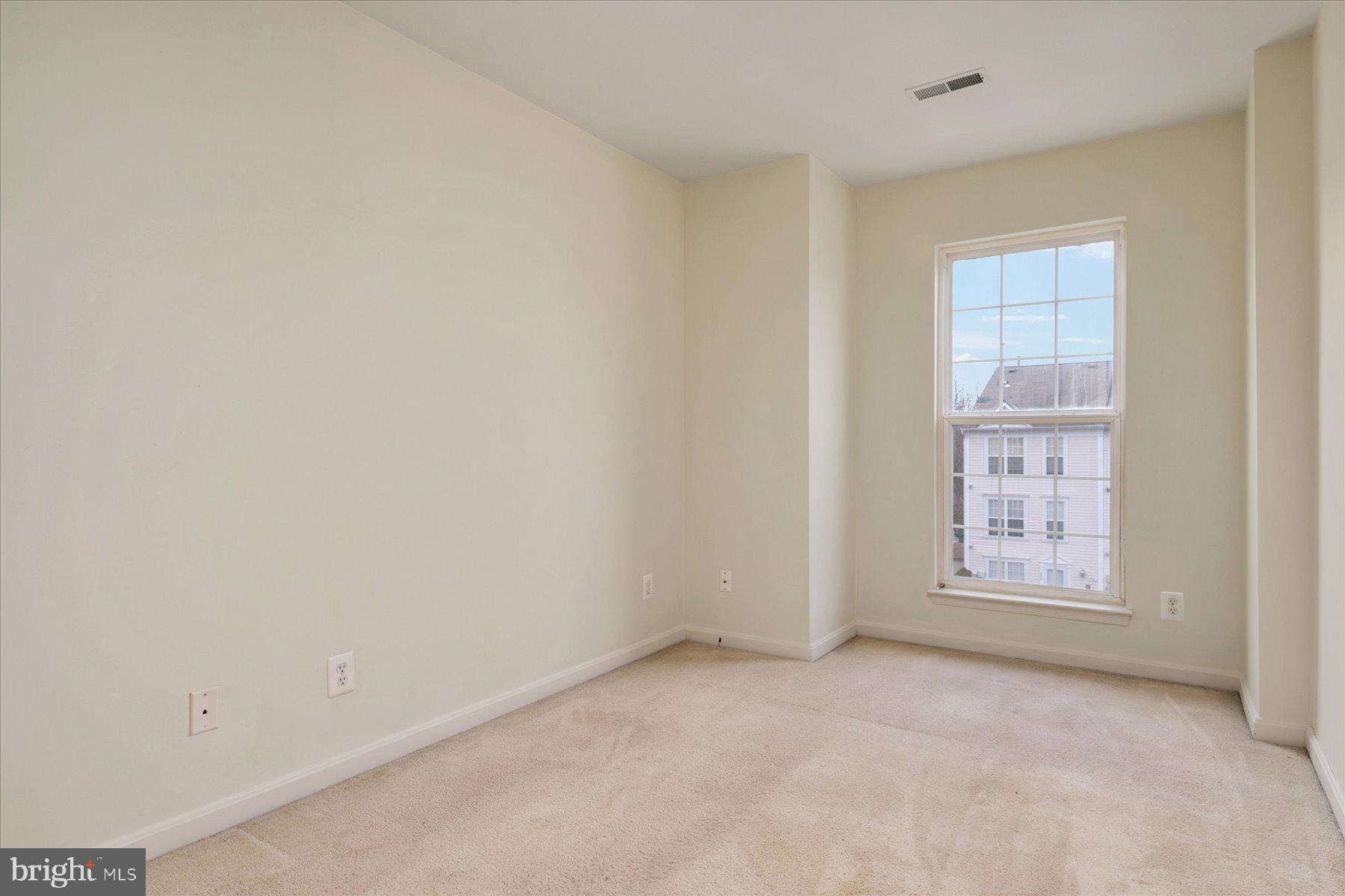 CLOVERLEAF COMMONS - Residential