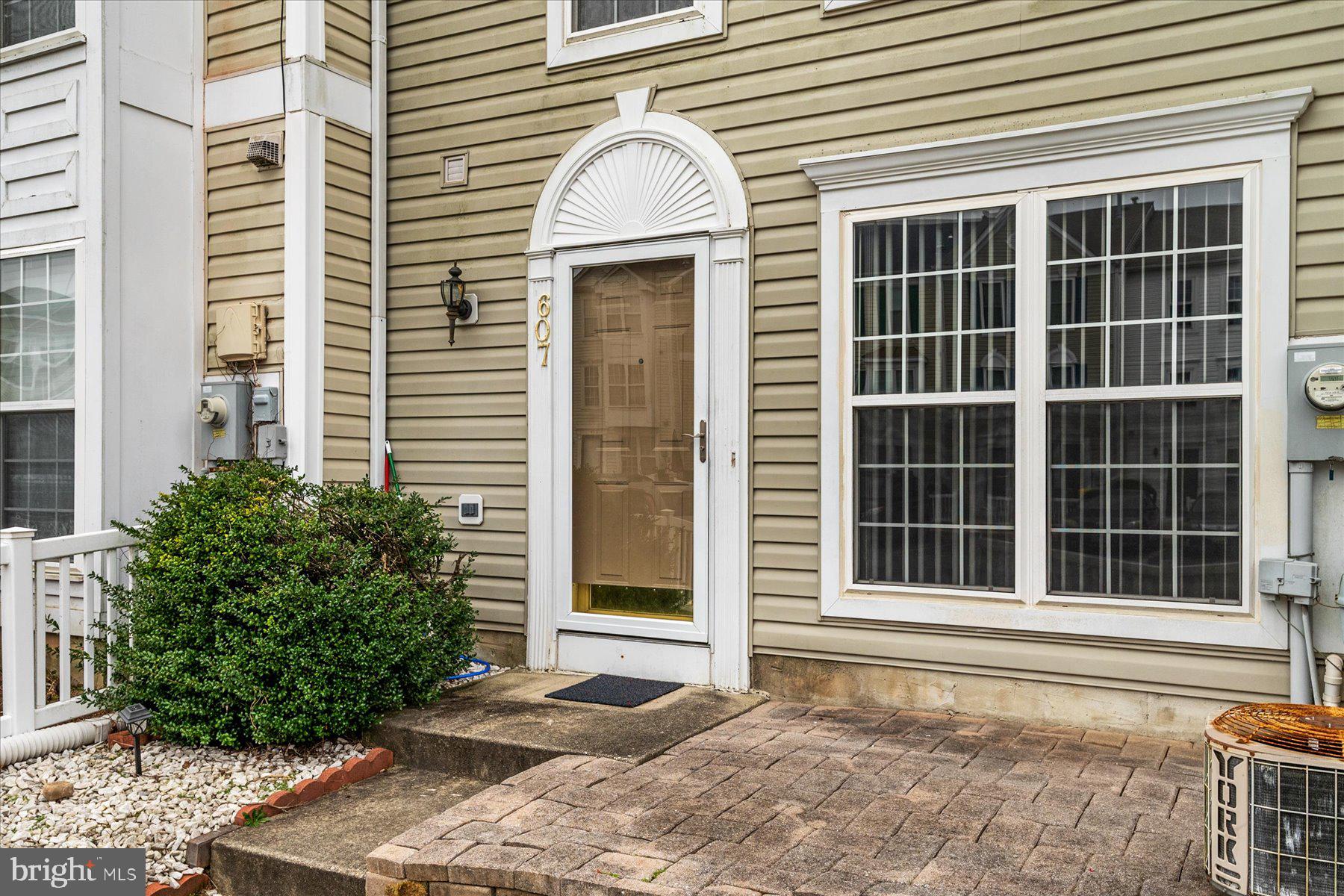 CLOVERLEAF COMMONS - Residential