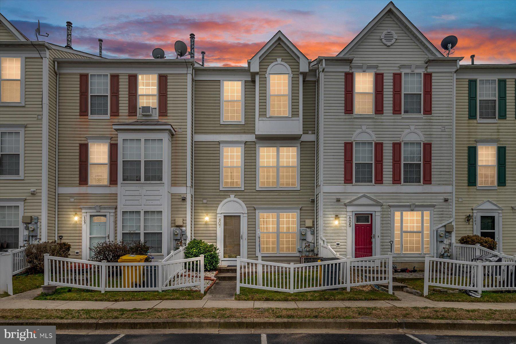 CLOVERLEAF COMMONS - Residential