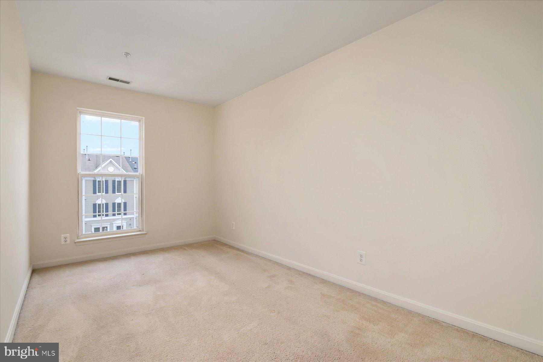 CLOVERLEAF COMMONS - Residential