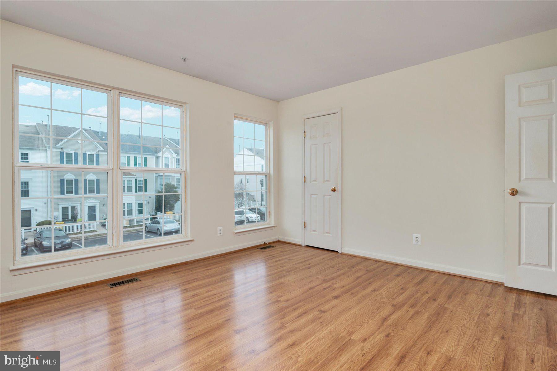 CLOVERLEAF COMMONS - Residential