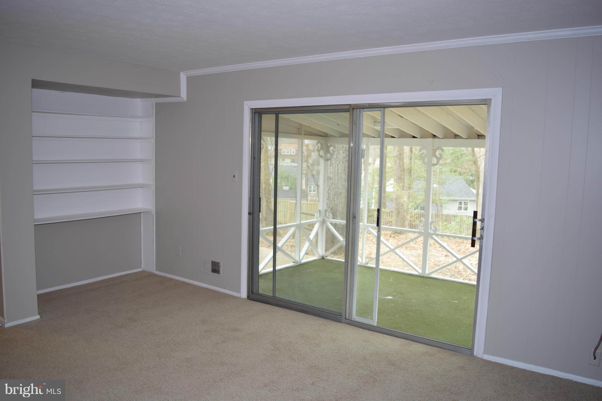 SURREY SQUARE - Residential