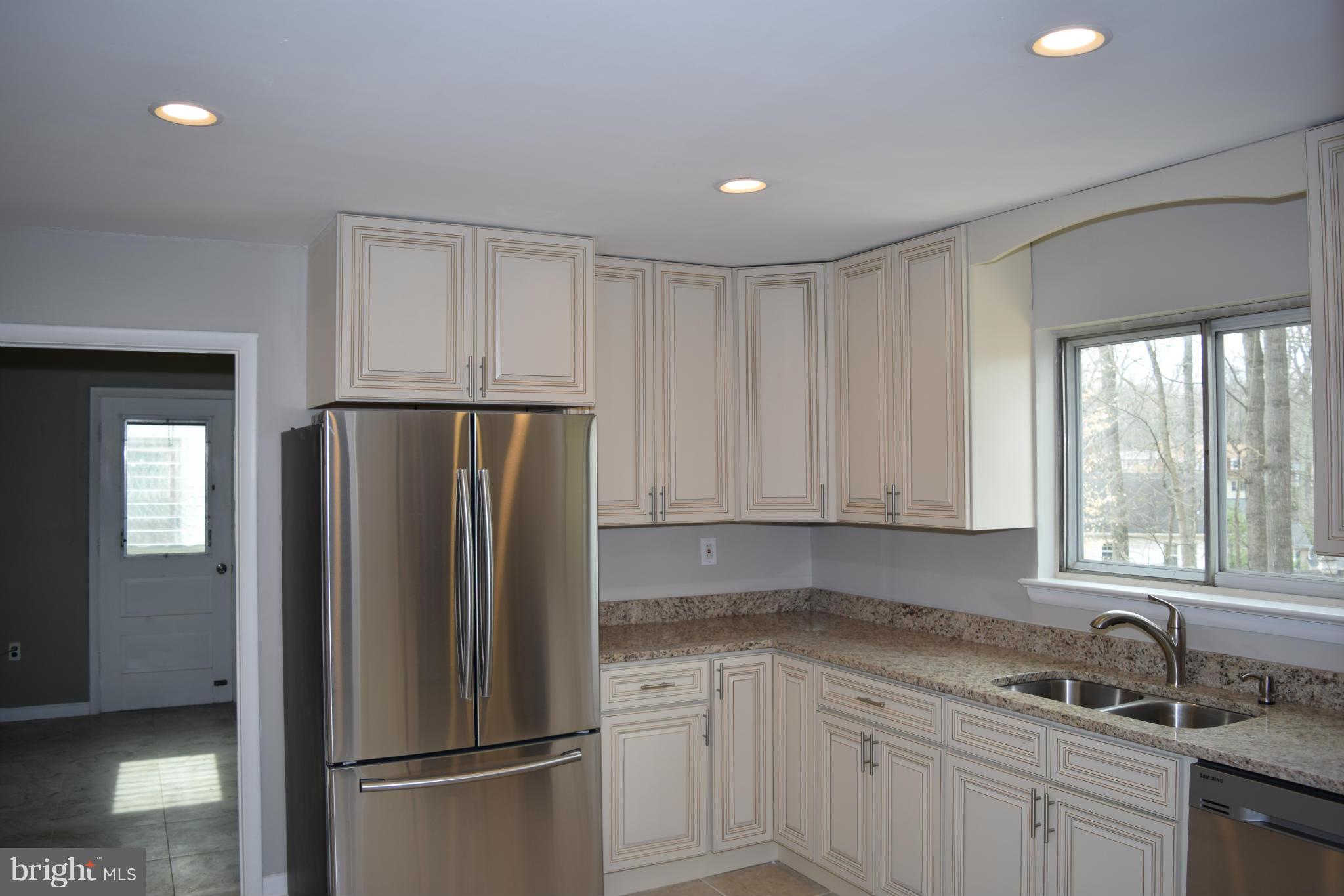 SURREY SQUARE - Residential