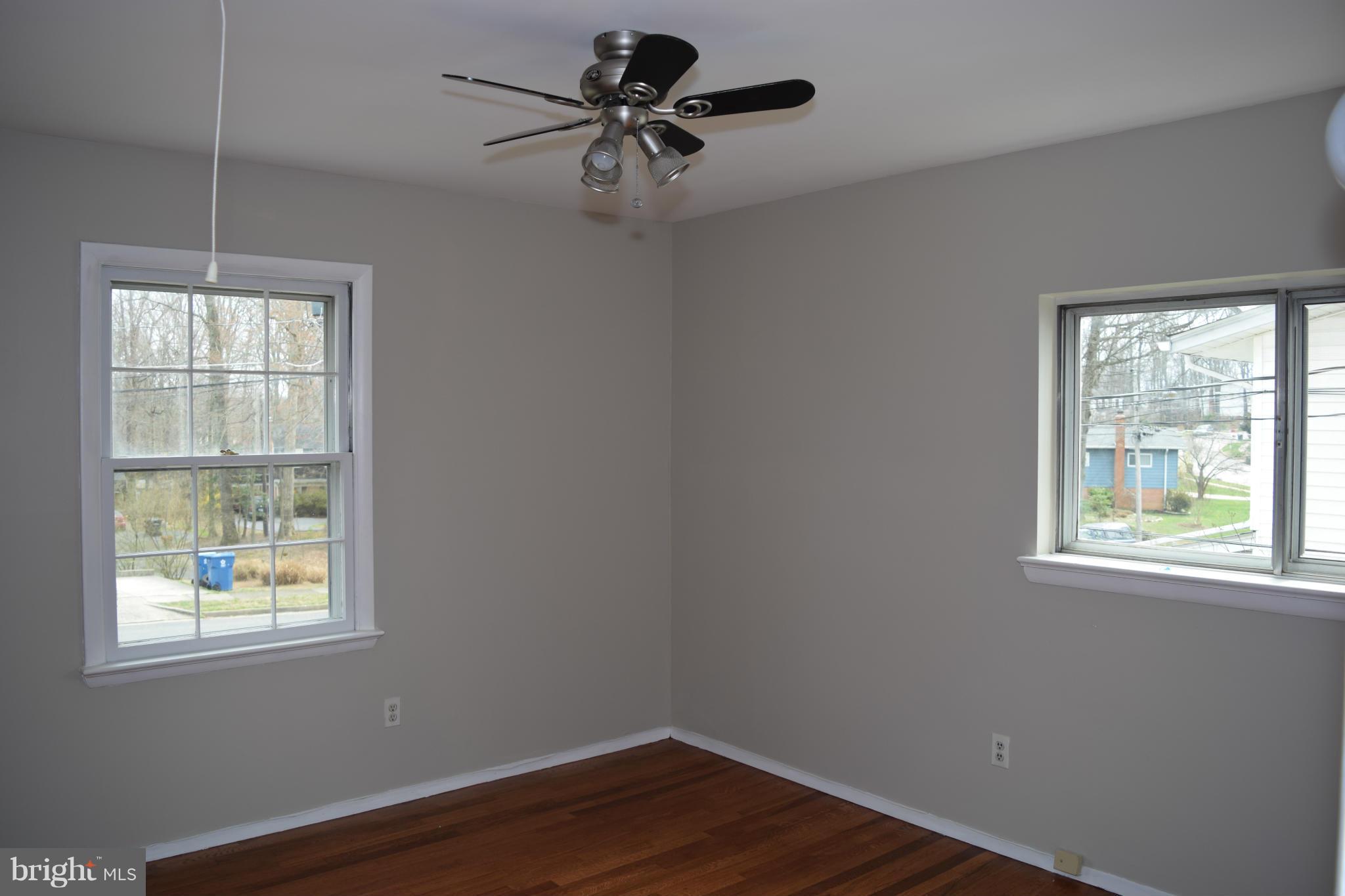 SURREY SQUARE - Residential