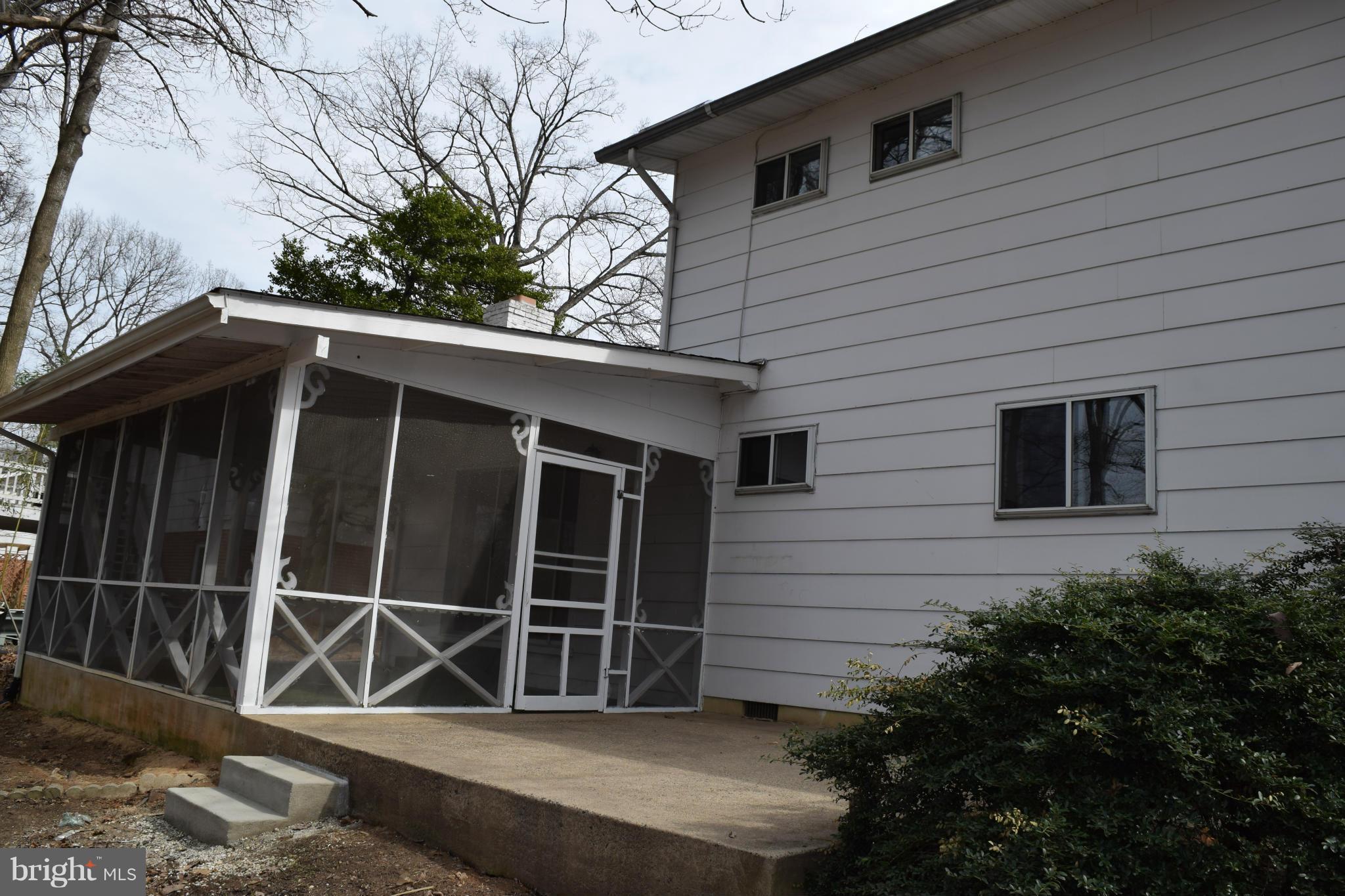 SURREY SQUARE - Residential