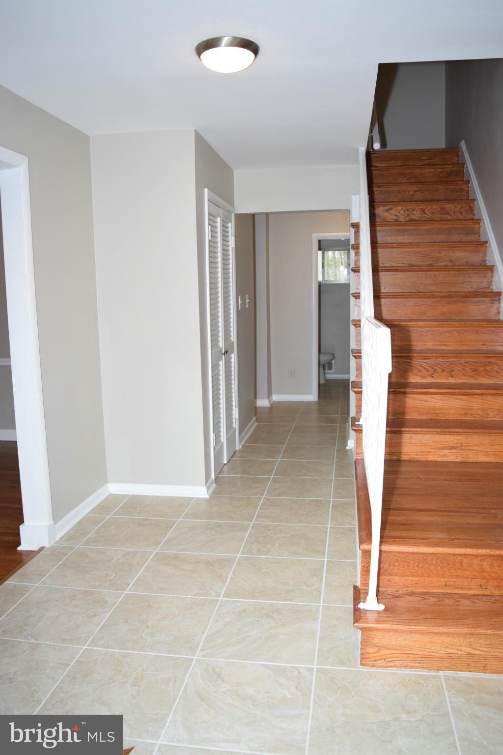 SURREY SQUARE - Residential