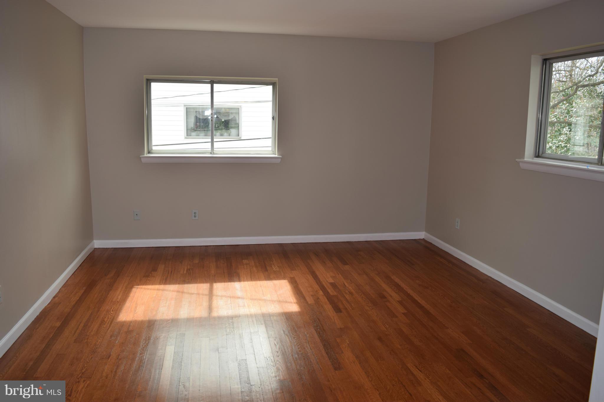 SURREY SQUARE - Residential