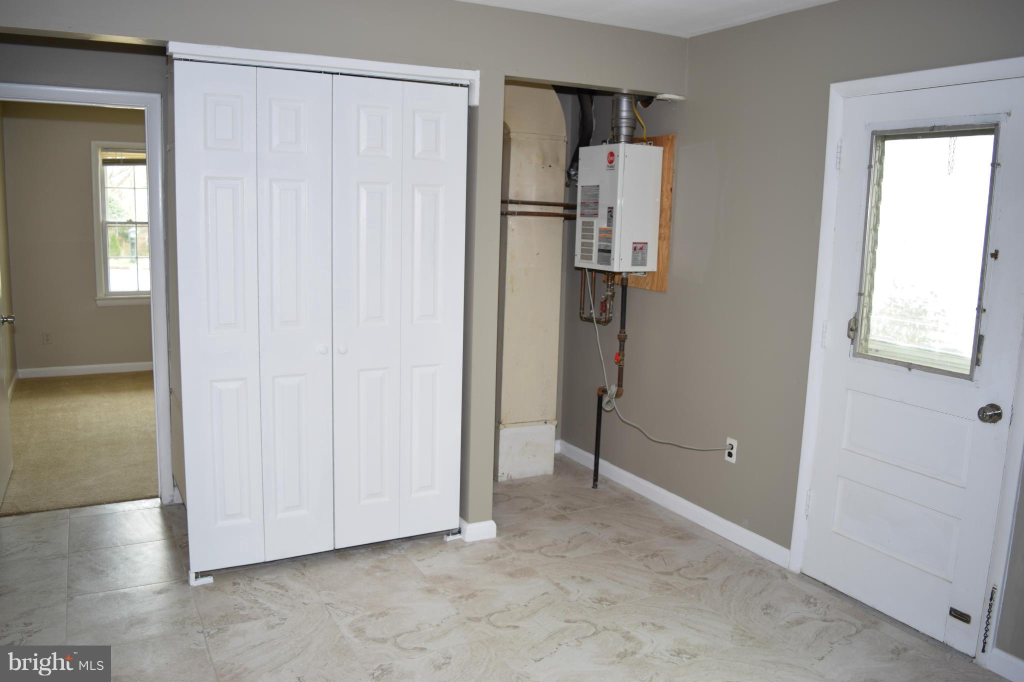 SURREY SQUARE - Residential