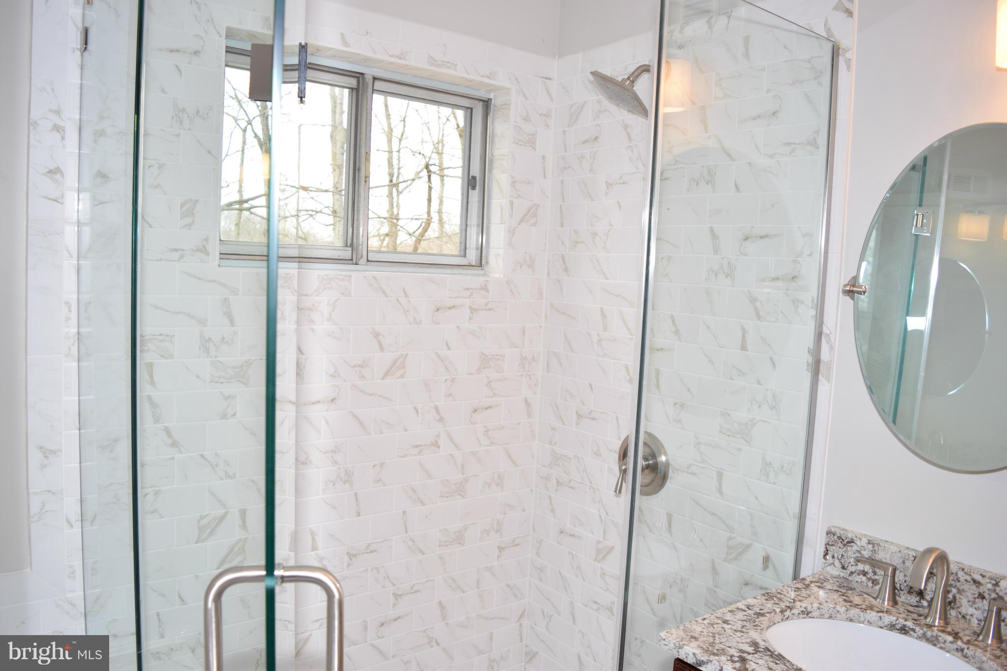 SURREY SQUARE - Residential