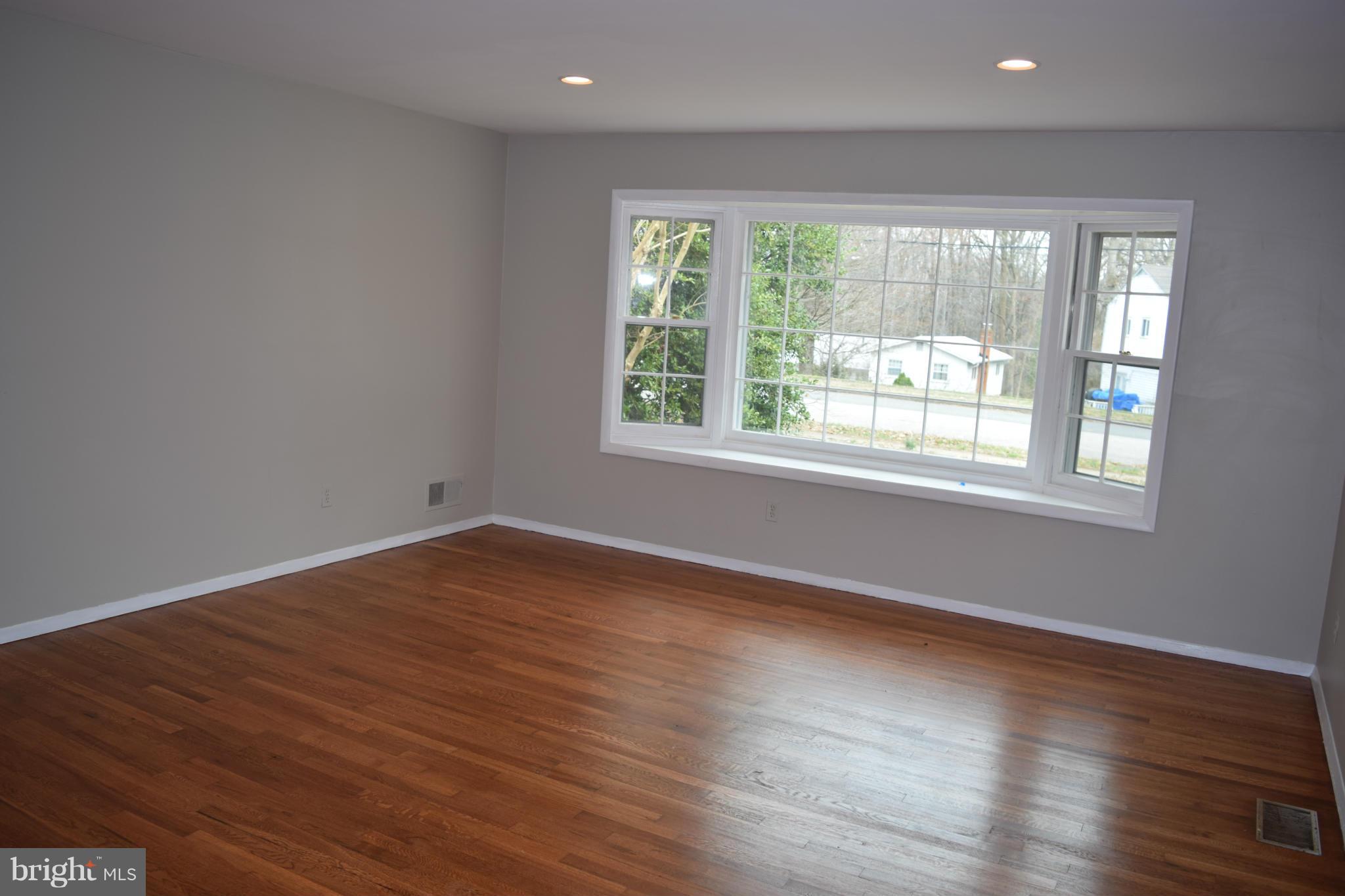 SURREY SQUARE - Residential