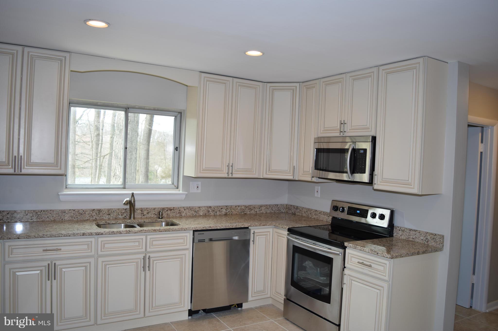 SURREY SQUARE - Residential