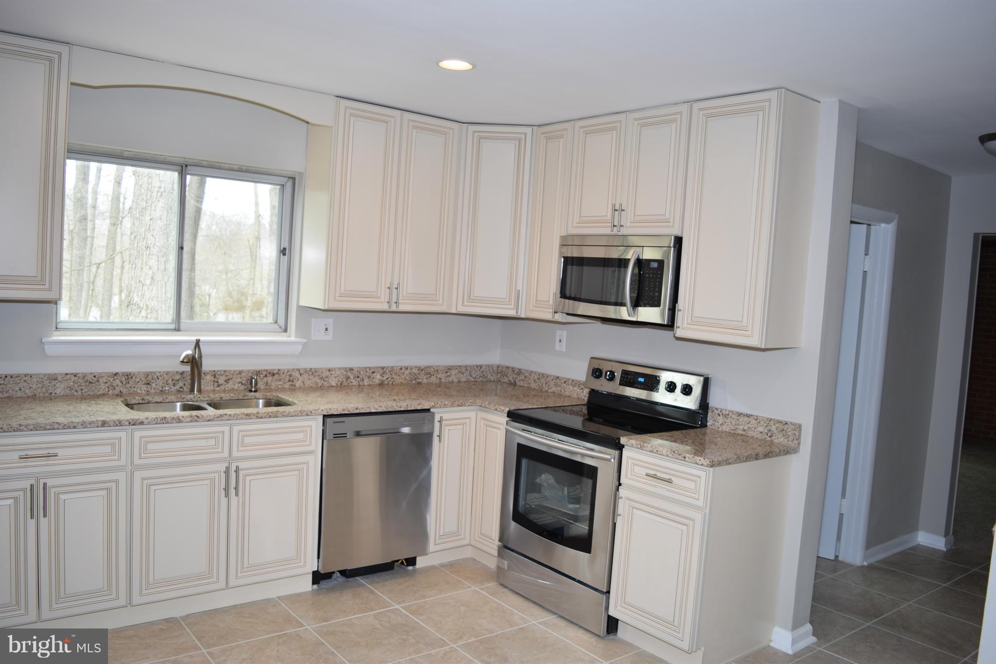 SURREY SQUARE - Residential