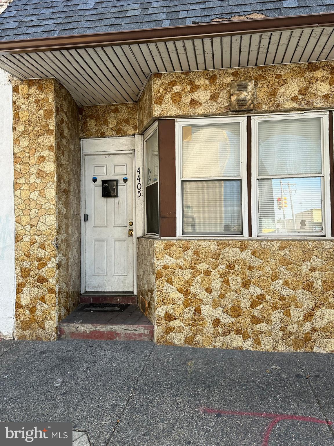 KENSINGTON - Residential Income