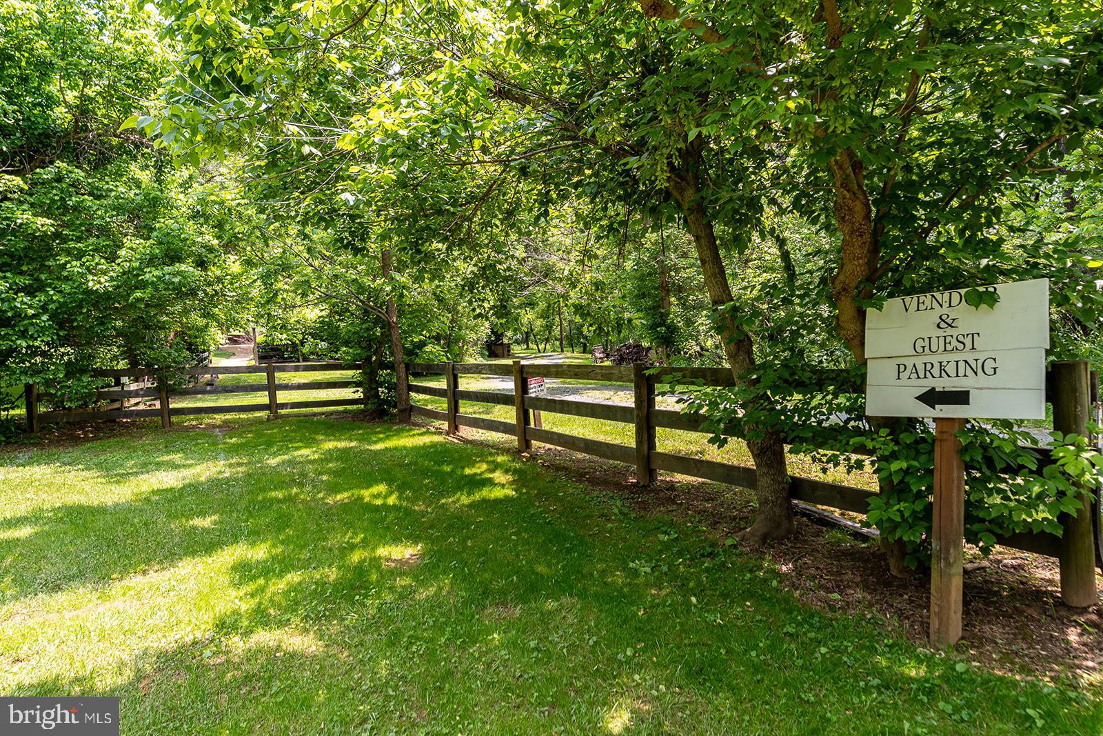 LOVETTSVILLE - Residential