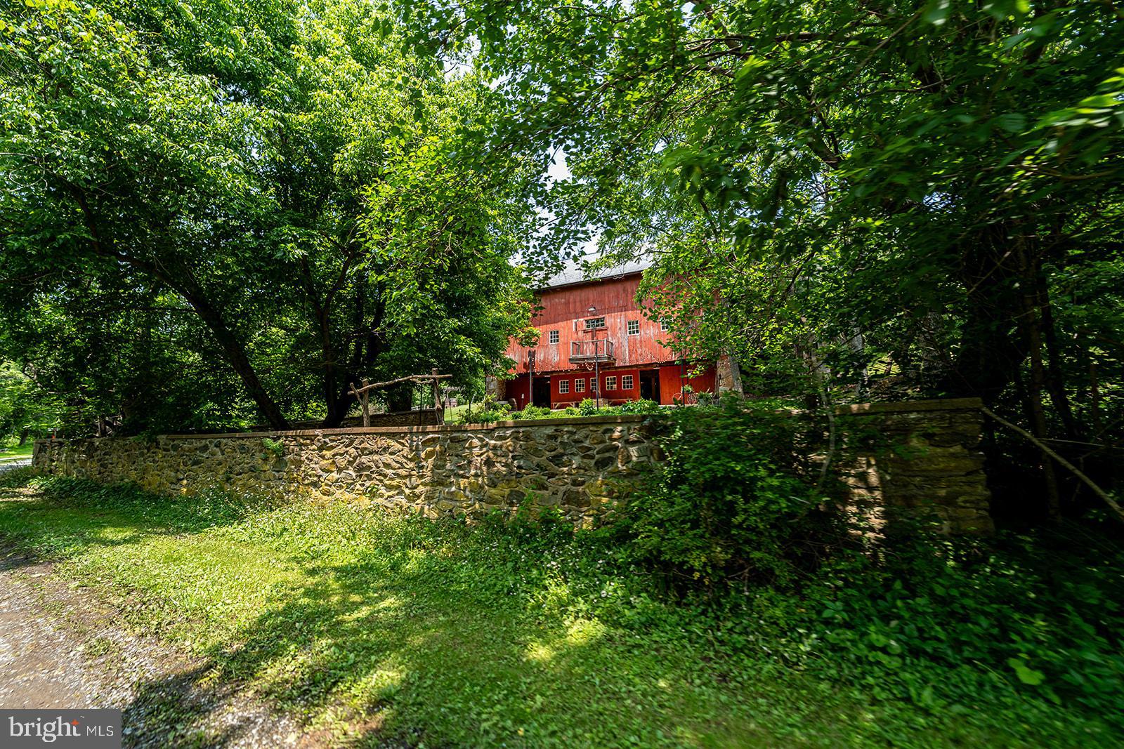 LOVETTSVILLE - Residential