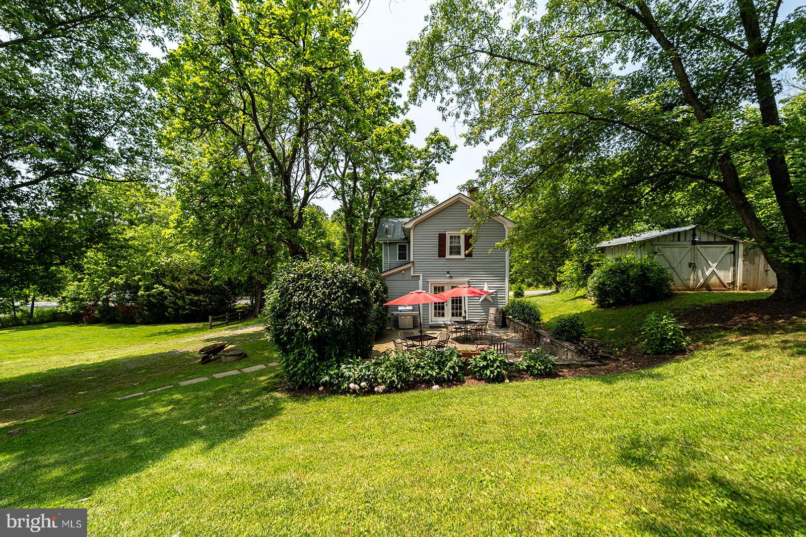 LOVETTSVILLE - Residential