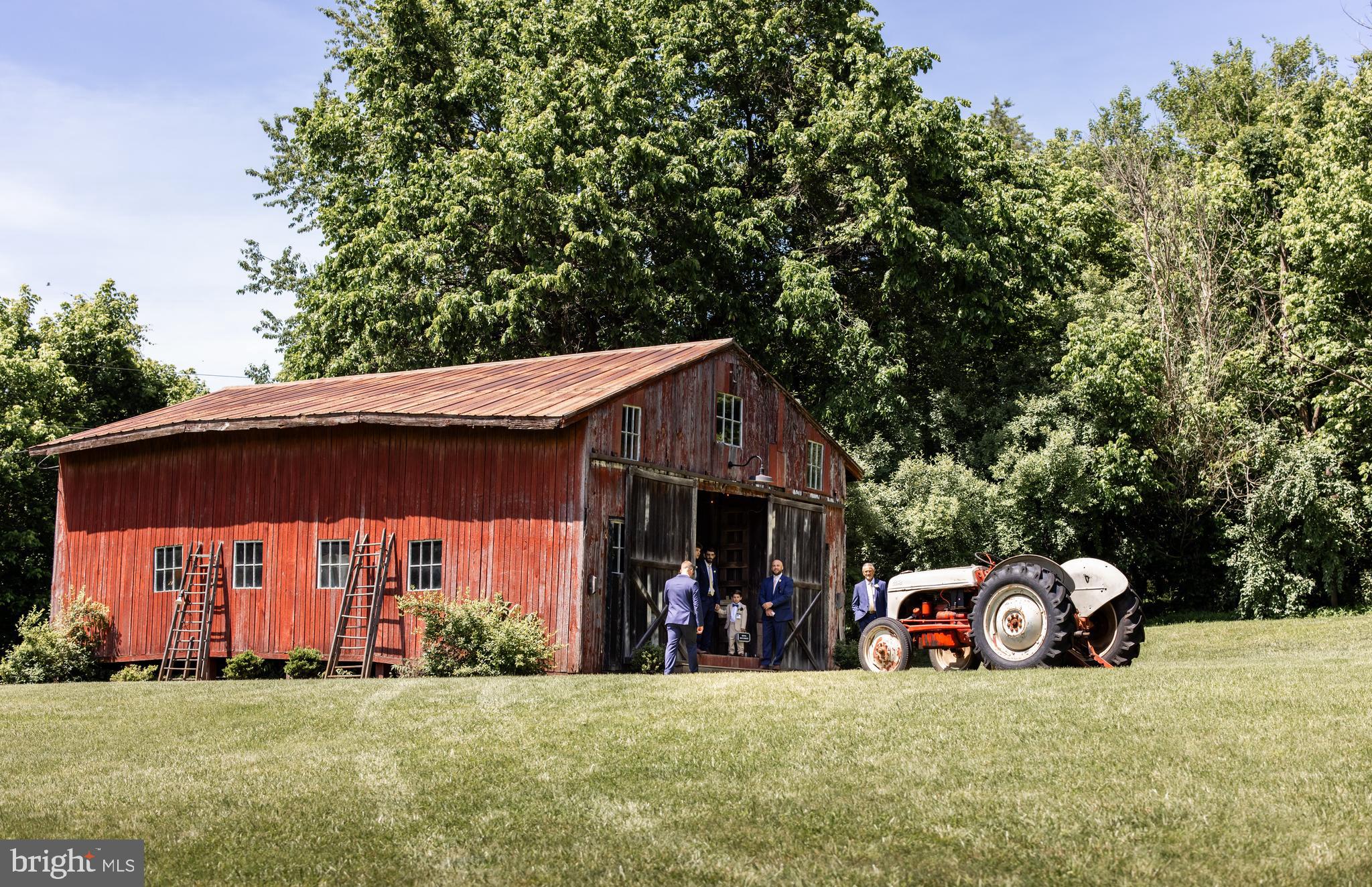 LOVETTSVILLE - Residential