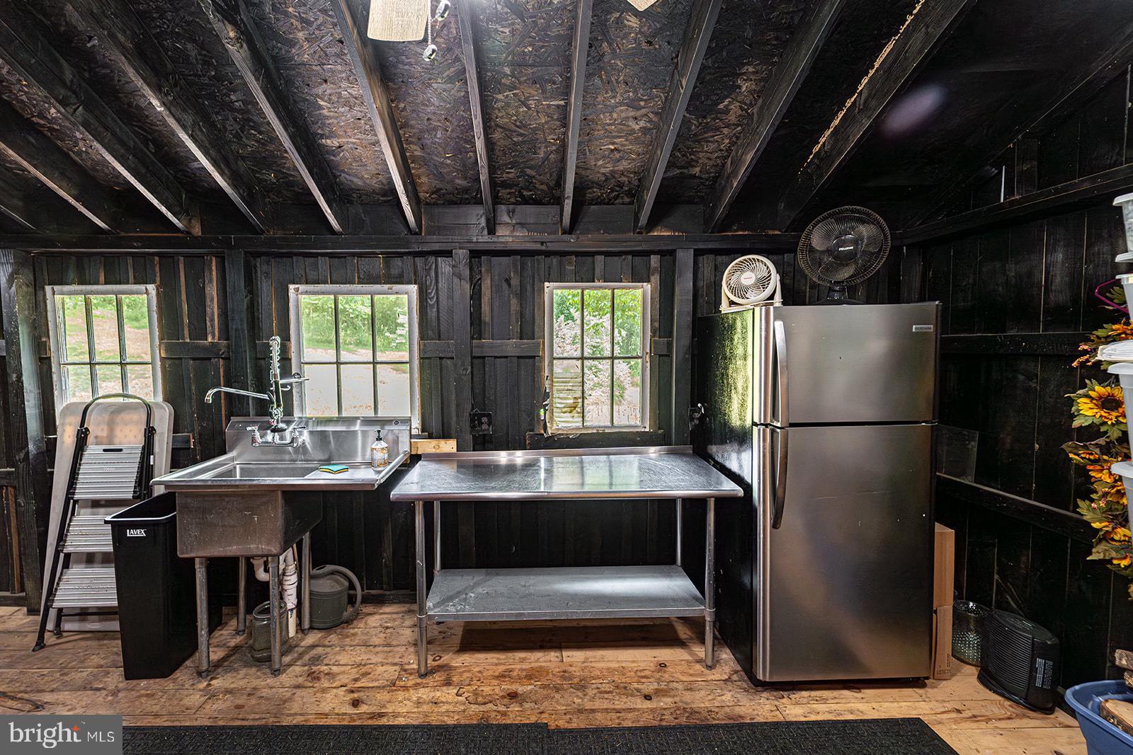 LOVETTSVILLE - Residential