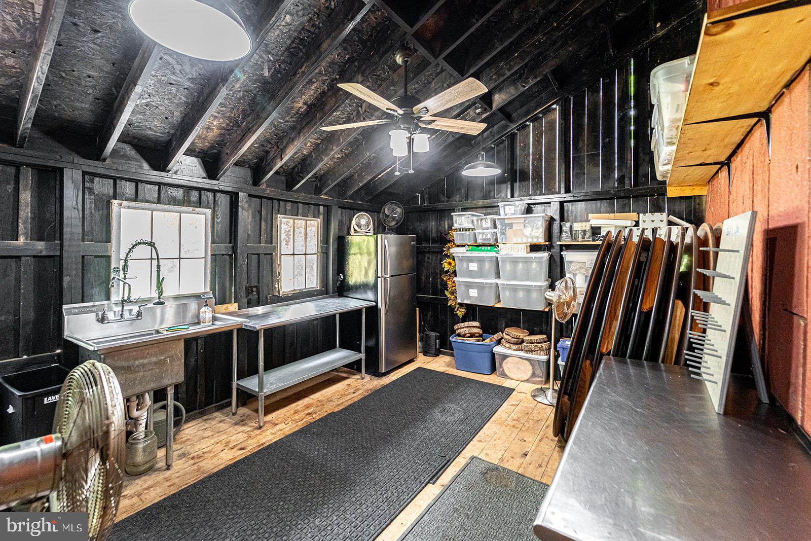 LOVETTSVILLE - Residential